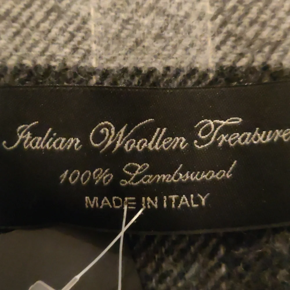 New!Men's Black and Gray Striped Plaid  100% Lambwool Scarf Made In Italy